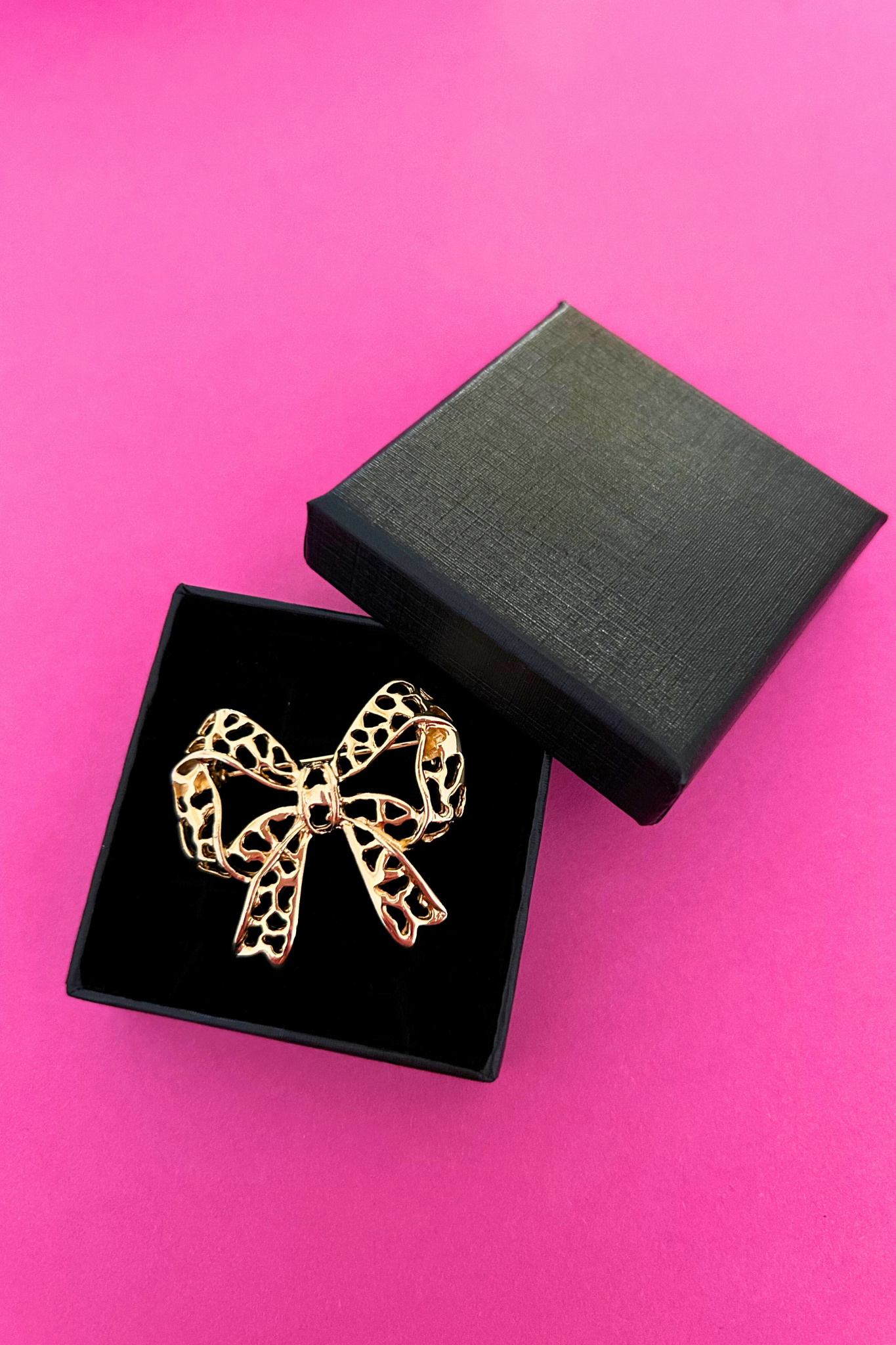 Broche noeud dentelle