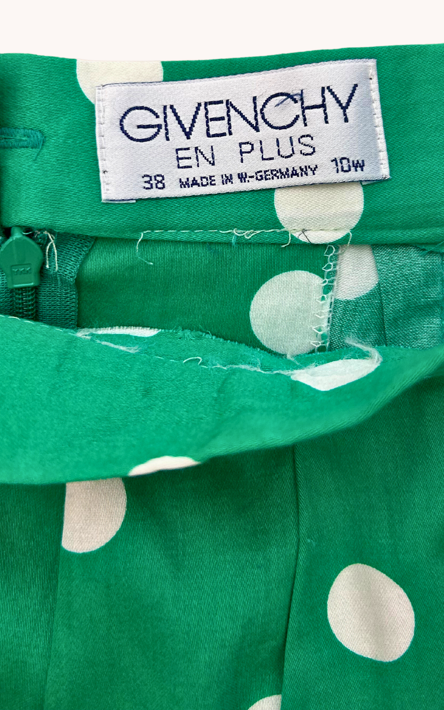 Ensemble Givenchy T.38