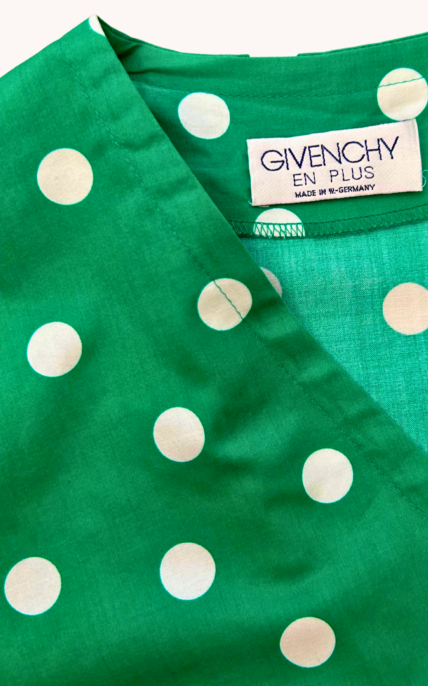 Ensemble Givenchy T.38