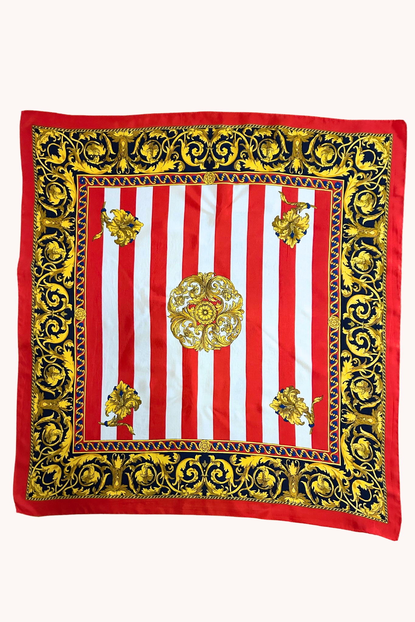 Foulard Pierre Cardin en soie