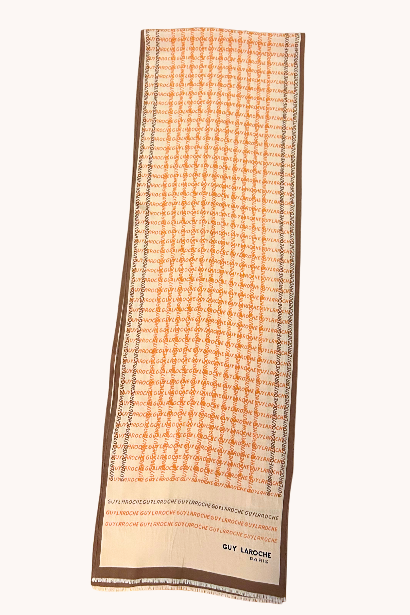 Foulard en soie Guy Laroche