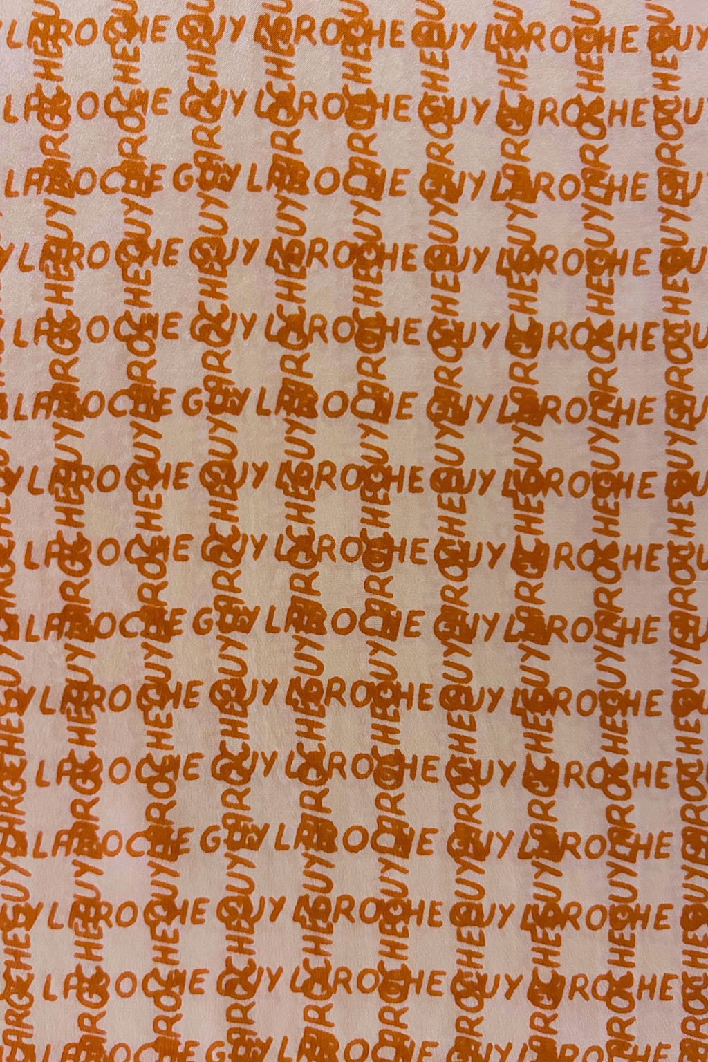 Foulard en soie Guy Laroche