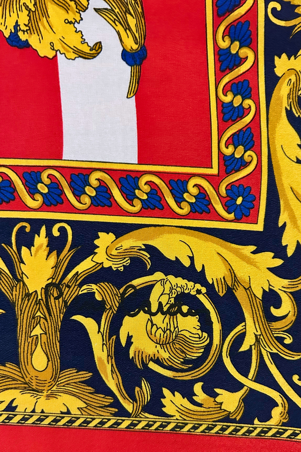 Foulard Pierre Cardin en soie