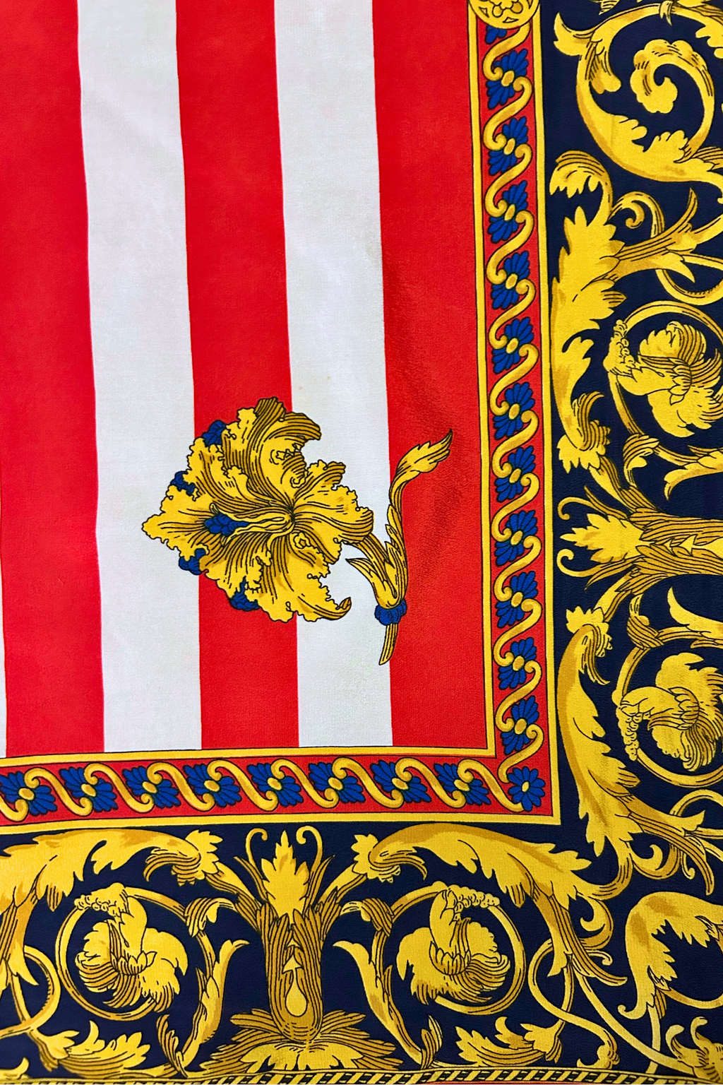 Foulard Pierre Cardin en soie